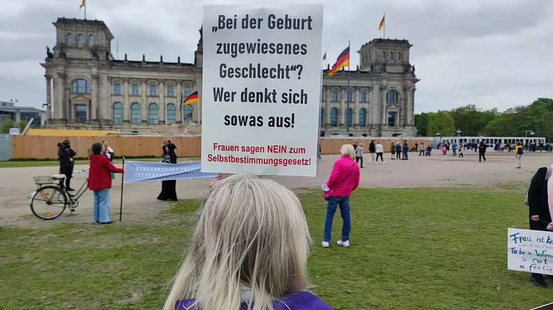 Protest gegen das Selbstbestimmungsgesetz am 12.04.2024 - Bild: über dts Nachrichtenagentur
