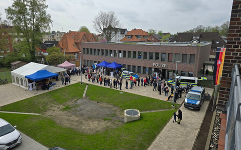 POL-STD: Neues Dienstgebäude der Stader Polizei offiziell eingeweiht - erfolgreicher Nachmittag der offenen Tür - Foto: presseportal.de