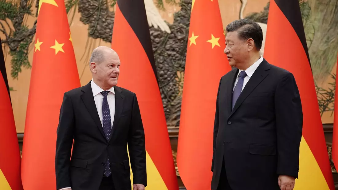 Während seiner China-Reise wird Olaf Scholz auch politische Gespräche mit Xi Jinping führen. - Bild: Kay Nietfeld/dpa Pool/dpa
