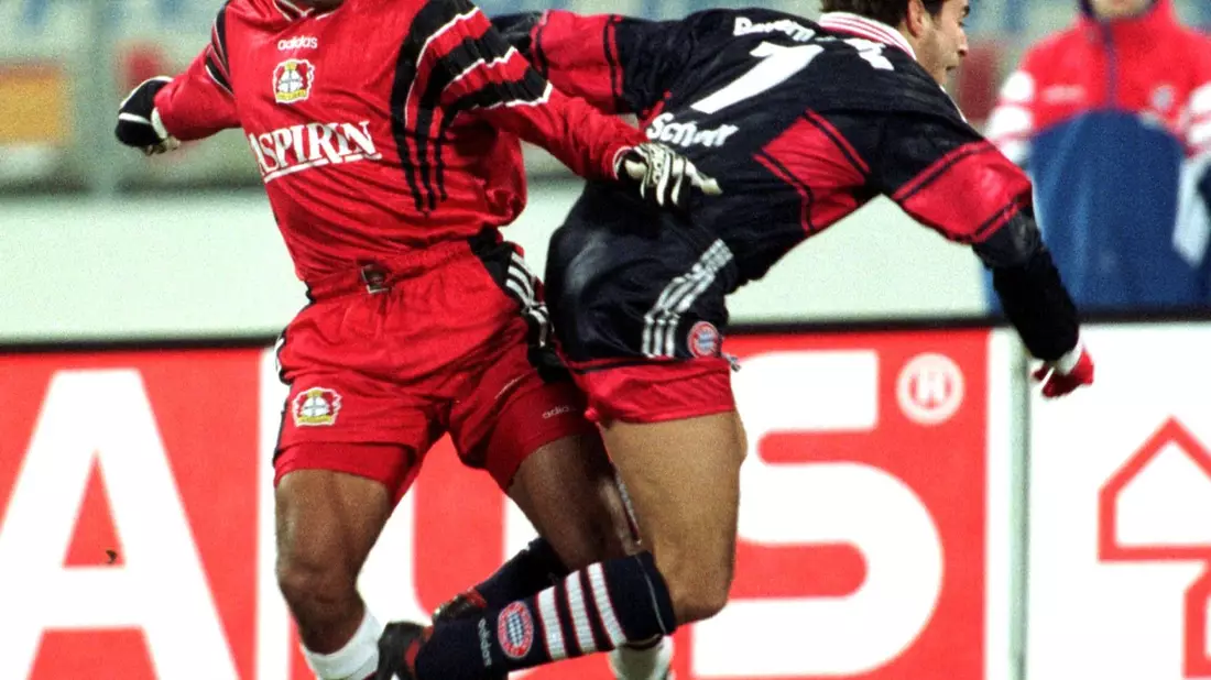 Emerson (l) spielte von 1997 bis 2000 für Bayer Leverkusen. - Bild: Frank Leonhardt/dpa
