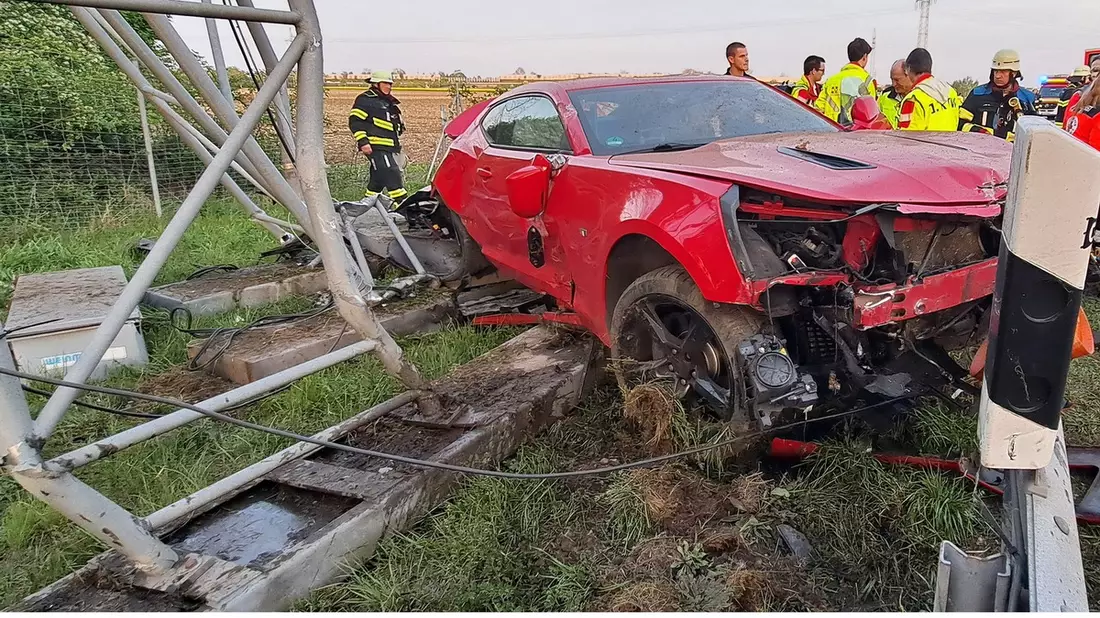 FW-M: Schwerer Verkehrsunfall (Langwied) - Bild: presseportal.de