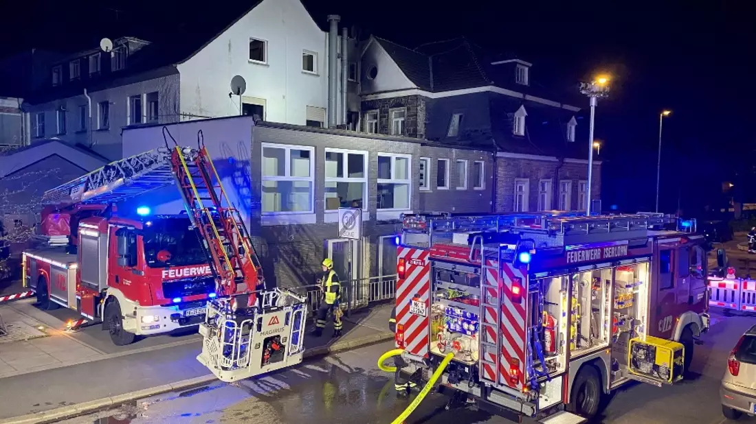 FW-OG: Unwetter über Offenburg - Straßen und Keller überflutet, Bäume entwurzelt und abgeknickt. - Bild: presseportal.de