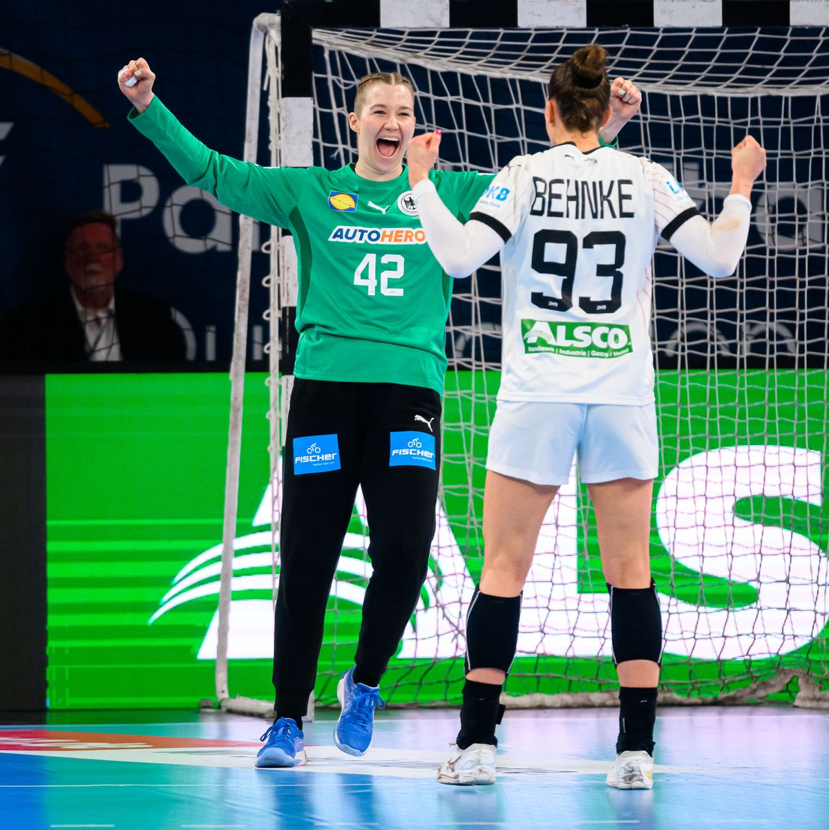 Zeigte einmal mehr eine starke Leistung: Torhüterin Katharina Filter. - Foto: Marco Wolf/dpa