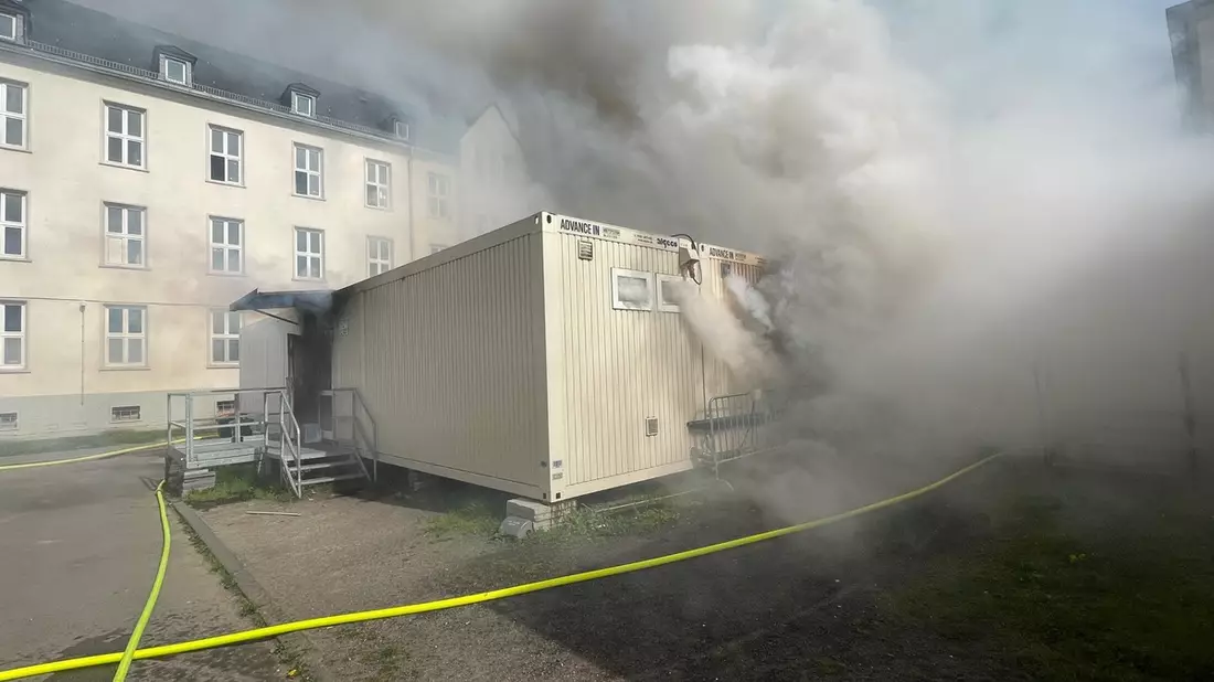 POL-PPTR: Brand in der Aufnahmeeinrichtung für Asylbegehrende (AFA) ind er Dasbachstraße - Gemeinsame Pressemittelung - Bild: presseportal.de