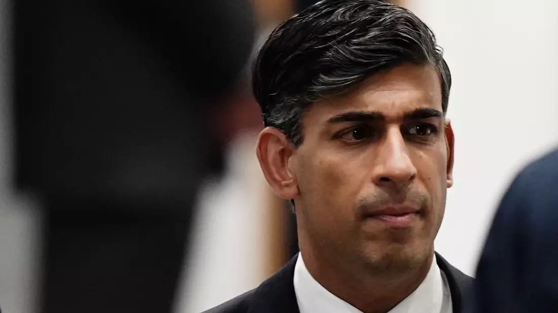 Der britische Premier Rishi Sunak verurteilt den iranischen Angriff auf Israel. - Bild: Jordan Pettitt/PA Wire/dpa