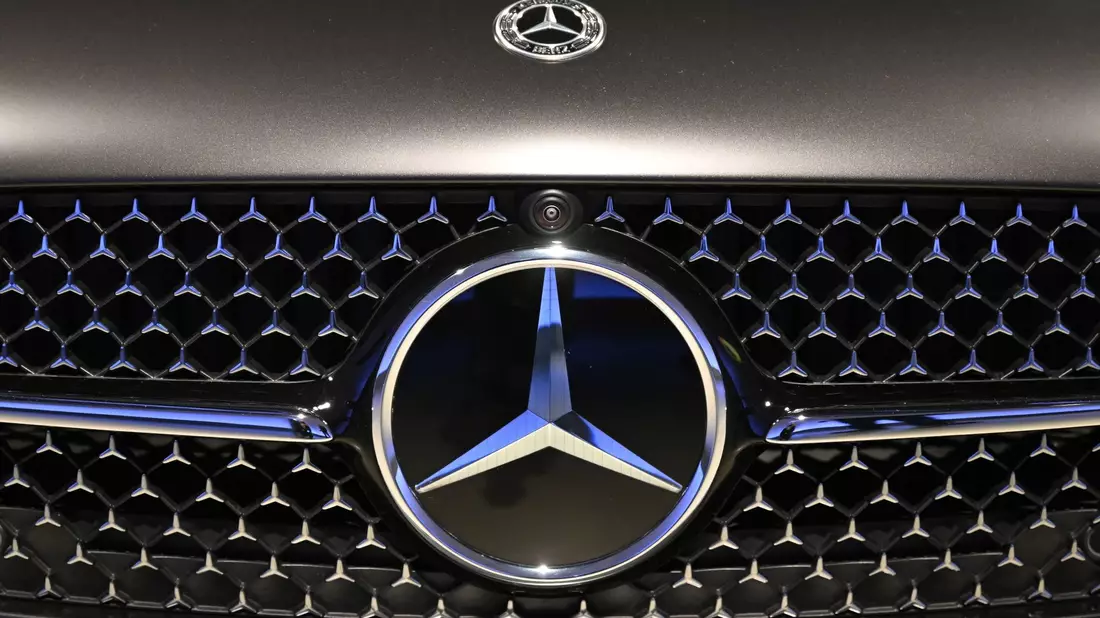 Mercedes-Benz war im vergangenen Jahr der profitabelste unter den weltweit größten Autokonzernen. - Bild: Bernd Weißbrod/dpa