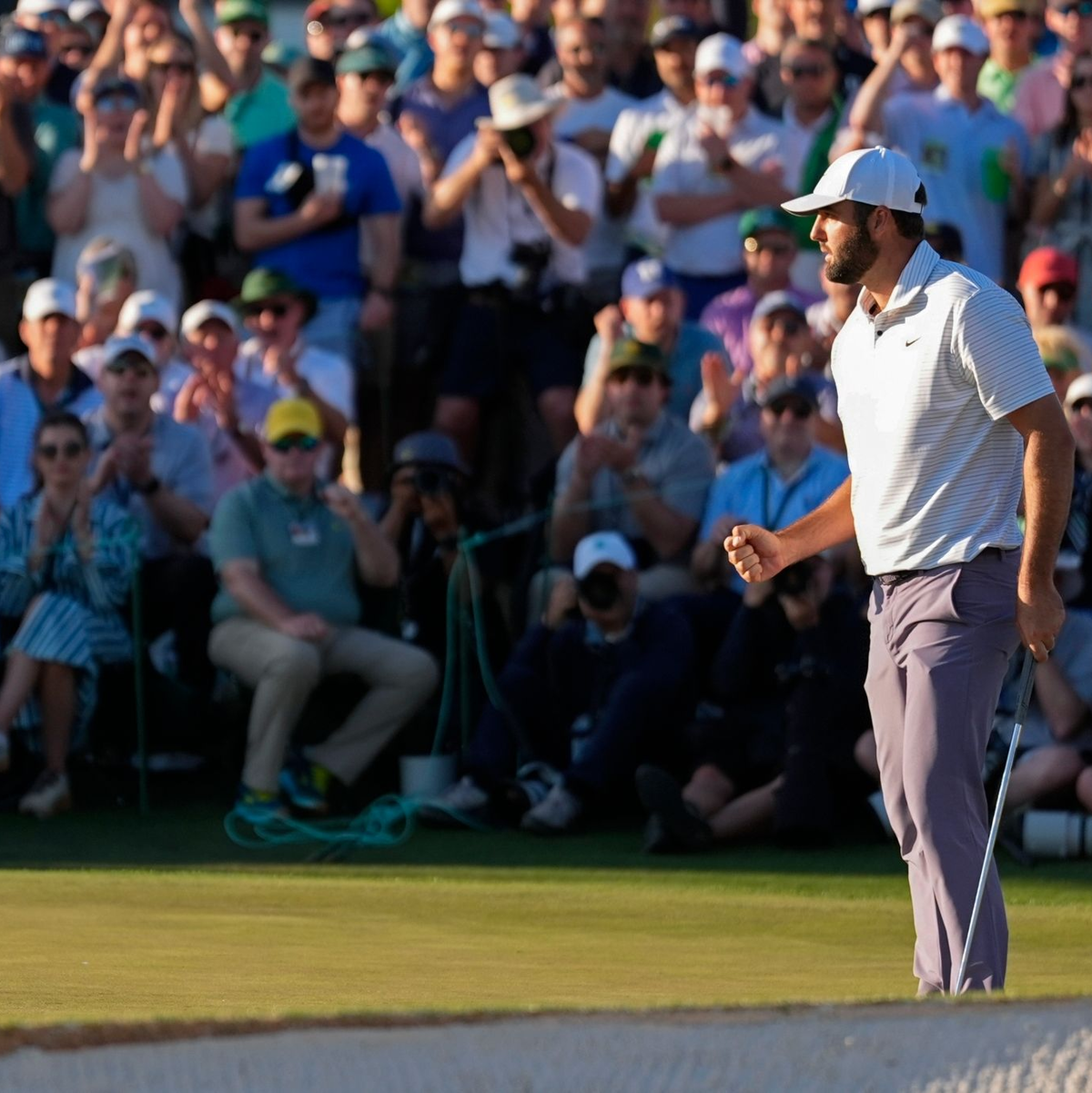 Scottie Scheffler führt das 88. Masters nach drei Runden an. - Foto: Ashley Landis/AP/dpa