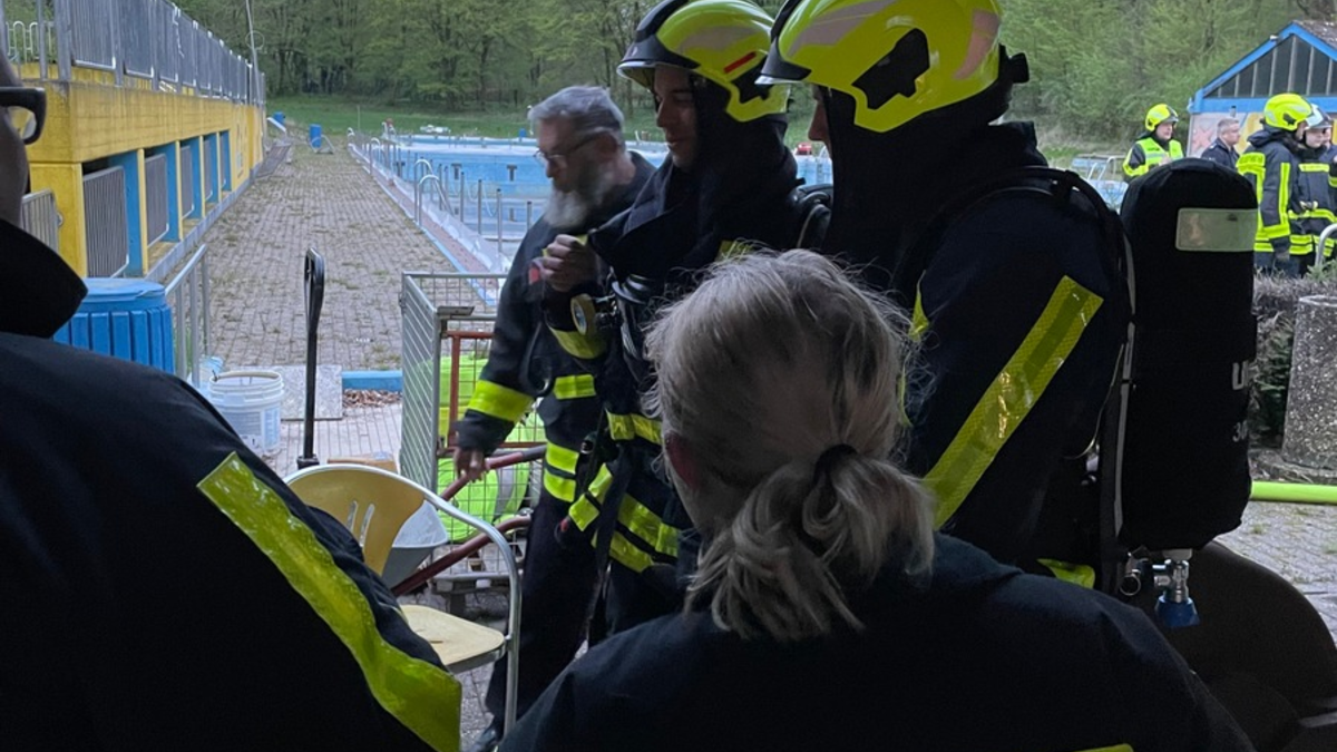 FW-EN: Große Feuerwehrübung am Freibad - Foto: presseportal.de