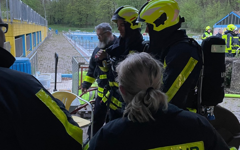 FW-EN: Große Feuerwehrübung am Freibad - Foto: presseportal.de