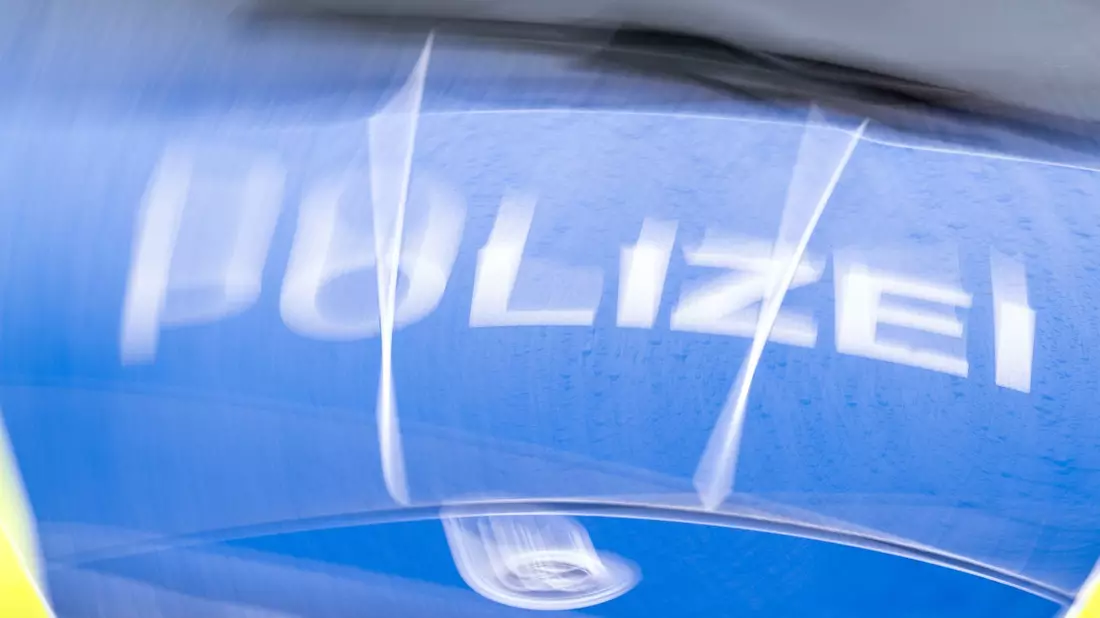 Auf einem Schützenfest in Niedersachsen soll es zu rassistischen Gesängen gekommen sein. Der Staatsschutz ermittelt. - Bild: Soeren Stache/dpa