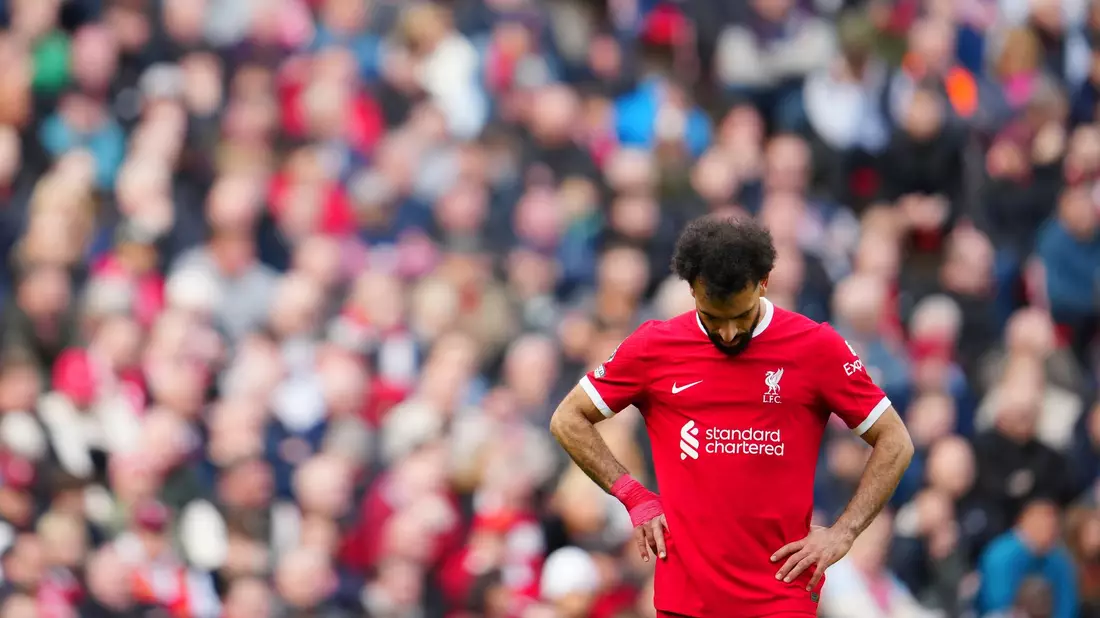 Klopp sieht sein Ex-Team jubeln. - Bild: Jon Super/AP/dpa