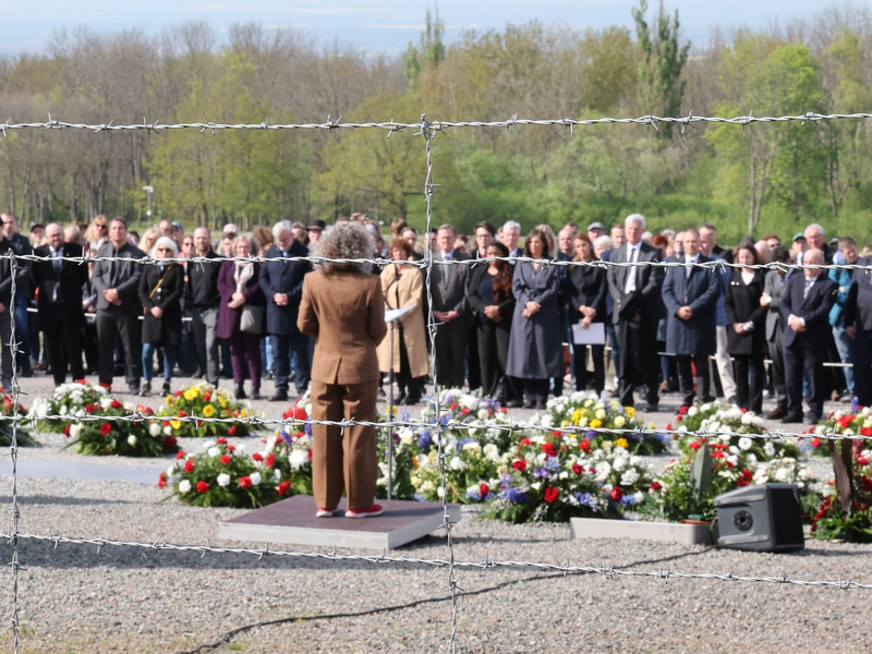 Gedenkfeier auf dem ehemaligen Appellplatz anlässlich des 79. Jahrestag der Befreiung des Konzentrationslagers Buchenwald. - Foto: Bodo Schackow/dpa