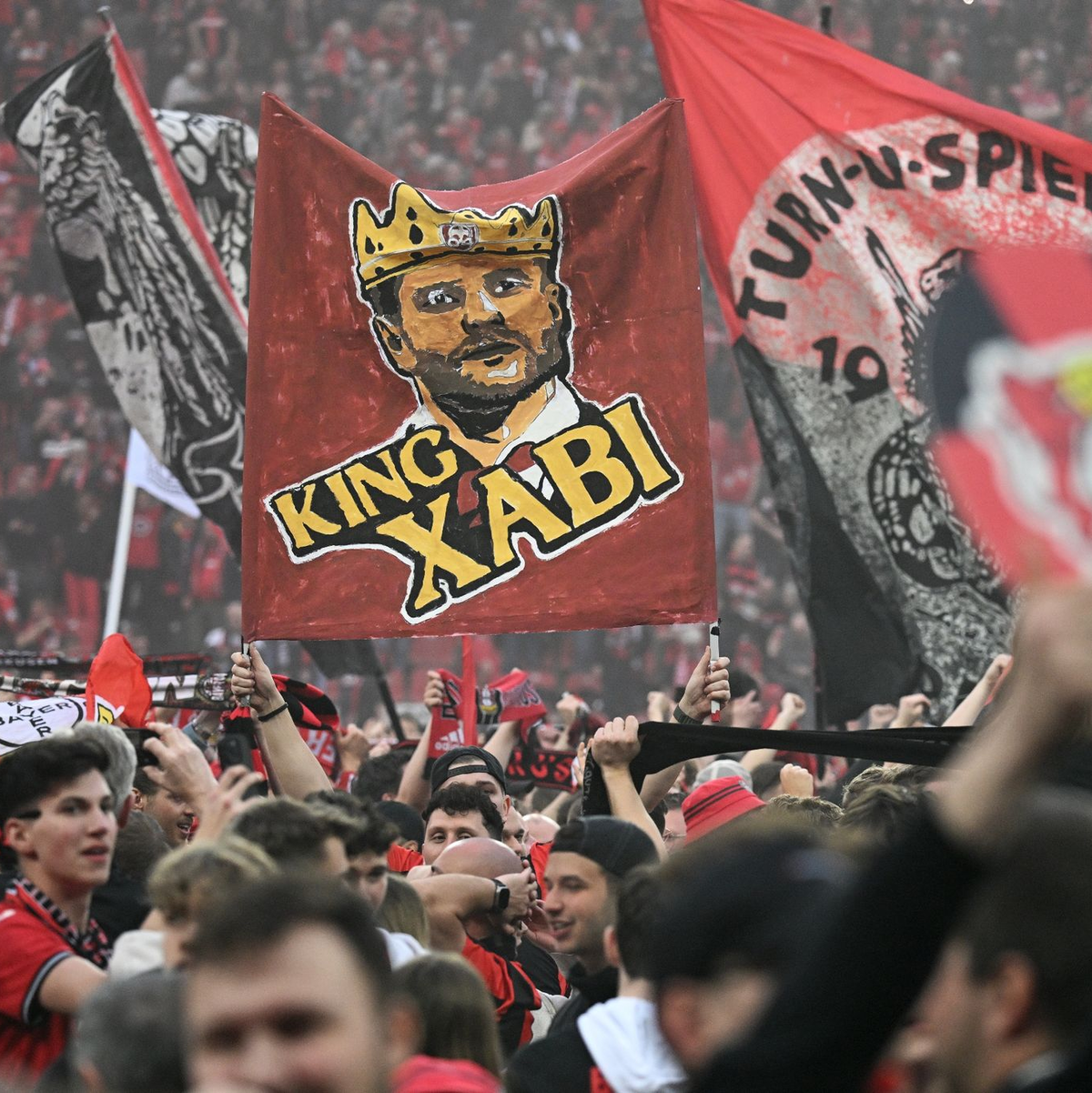 Nach dem Abpfiff kannte der Jubel der Anhänger keine Grenzen mehr. - Foto: Federico Gambarini/dpa