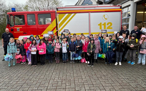 FW Drolshagen: Grundschulkinder zu Besuch bei der Feuerwehr - Foto: presseportal.de