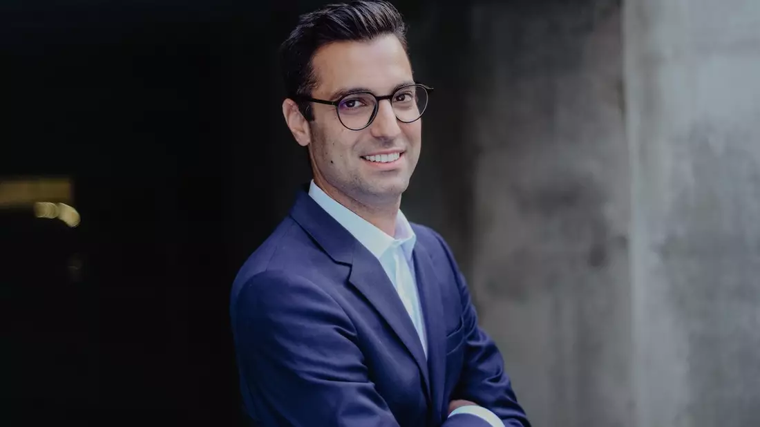 EU Business News zeichnet PassportCard CEO Eithan Wolf mit dem German CEO Excellence Award aus - Bild: presseportal.de