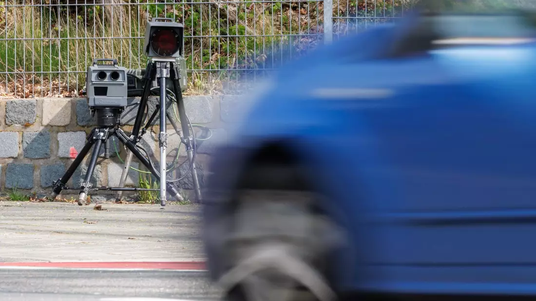 An Blitzer-Aktionswoche und Schwerpunkttag beteiligen sich nur Sachsen-Anhalt, Rheinland-Pfalz, Hessen, Hamburg und Baden-Württemberg. - Bild: Daniel Karmann/dpa