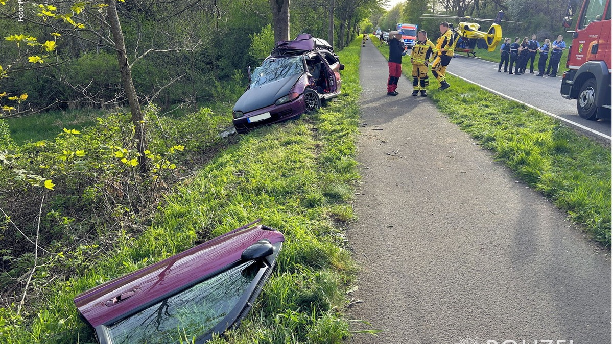 POL-PPWP: Kontrolle verloren, gegen Baum geprallt - Foto: presseportal.de