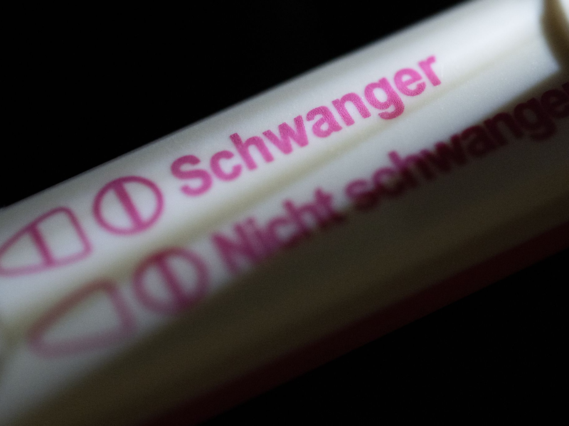 328 Abgeordnete mehrerer Fraktionen wollen, dass Abtreibung bis zum Ende der zwölften Schwangerschaftswoche nicht mehr grundsätzlich rechtswidrig ist. (Archivbild) - Foto: Marijan Murat/dpa