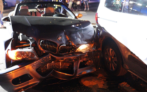 POL-HF: Verkehrsunfall im Kreuzungsbereich- Insassen verletzt - Foto: presseportal.de