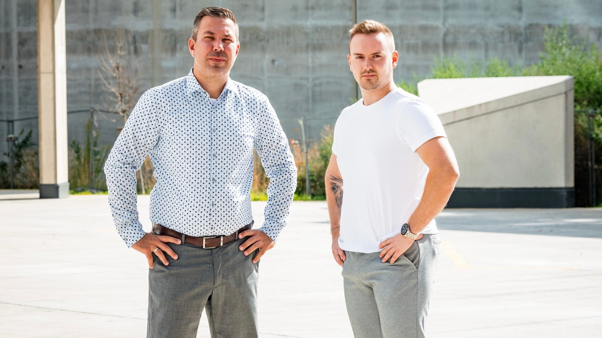 Weiterbildung neu gedacht: Julian Mehlig und Josef Zauner von Digital Blocks verraten, wie Handwerksbetriebe ihre Mitarbeiter mit maximaler Effizienz beschulen - Foto: presseportal.de