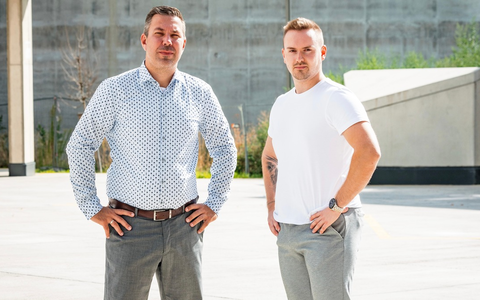 Weiterbildung neu gedacht: Julian Mehlig und Josef Zauner von Digital Blocks verraten, wie Handwerksbetriebe ihre Mitarbeiter mit maximaler Effizienz beschulen - Foto: presseportal.de