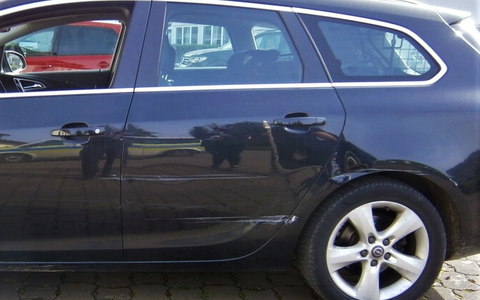 POL-HM: Unfallflucht auf Supermarktparkplatz - Zeugen gesucht - Foto: presseportal.de