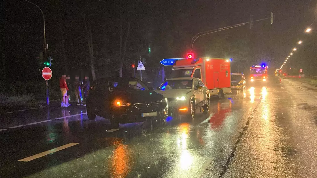 POL-ME: Zusammenstoß im Kreuzungsbereich - 18-Jährige leicht verletzt - Langenfeld - 2404049 - Bild: presseportal.de