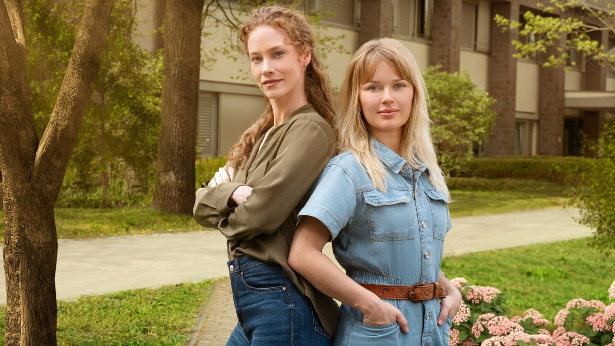 Sina-Valeska Jung Isabel Hinz Die Spreewaldklinik - Foto: SAT.1/Hardy Spitz, presseportal.de