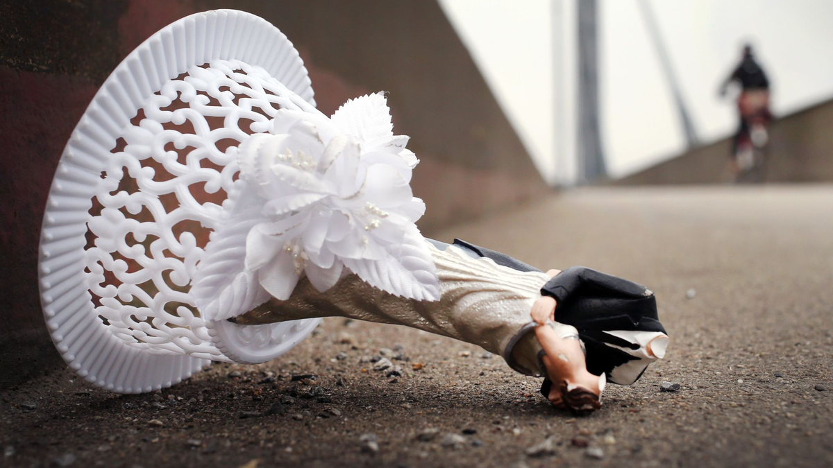 Laut Gericht hat eine persönliche Beziehung zwischen den Ehegatten nicht mehr bestanden (Symbolbild). - Foto: Martin Gerten/dpa