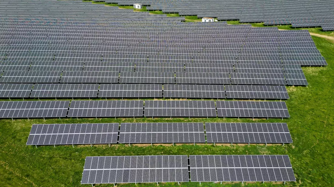 Die Ampelfraktionen haben sich auf ein Paket zur Förderung der Solarindustrie geeinigt. - Bild: Jan Woitas/dpa