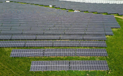 Die Ampelfraktionen haben sich auf ein Paket zur Förderung der Solarindustrie geeinigt. - Foto: Jan Woitas/dpa Die Ampelfraktionen haben sich auf ein Paket zur Förderung der Solarindustrie geeinigt. - Foto: Jan Woitas/dpa