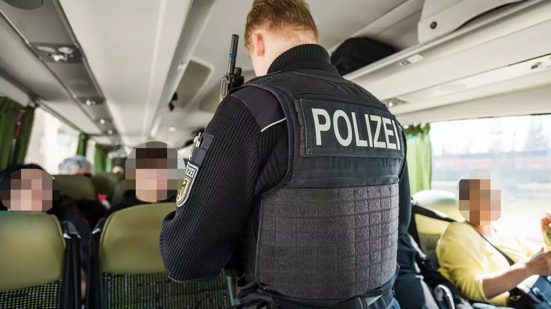 Bundespolizeidirektion München: Falsche Wettkampfsportler/ Bundespolizei annulliert drei erschlichene Visa - Bild: presseportal.de
