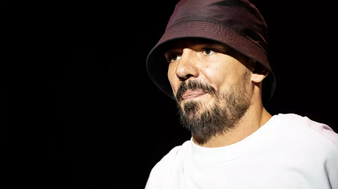 «Man wollte genau das Haus angreifen»: Rapper Capital Bra. - Bild: Alexander Prautzsch/dpa