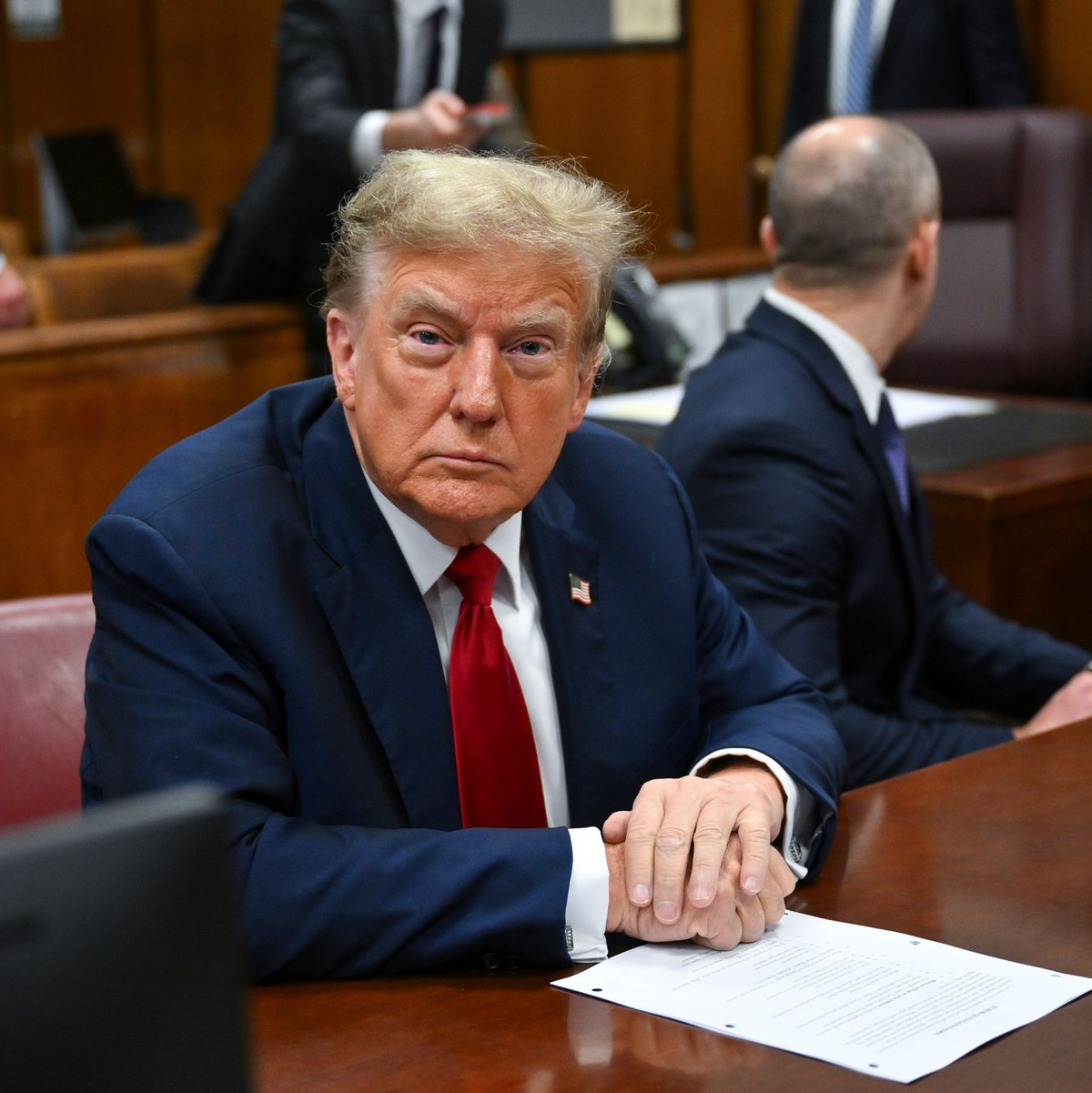 Donald Trump nimmt am ersten Verhandlungstag im Strafgericht in Manhattan teil. - Foto: Angela Weiss/POOL AFP/AP