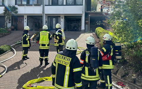 FW-OE: Garagenbrand in Grevenbrück - Wohnung unbewohnbar - Foto: presseportal.de