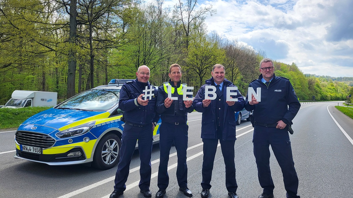 POL-PB: Gemeinsamer Kontrolleinsatz der Polizei Lippe und Polizei Paderborn auf der Bundesstraße 1 - Foto: presseportal.de