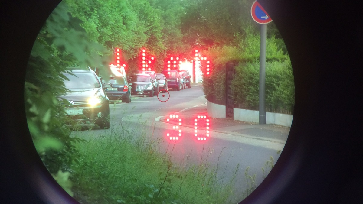 POL-PDNW: Geschwindigkeitsmessungen - Foto: presseportal.de