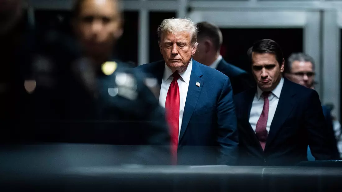 Der ehemalige US-Präsident Donald Trump zahlte 130.000 US-Dollar Schweigegeld an eine Pornodarstellerin. - Bild: Jabin Botsford/Pool The Washington Post/AP/dpa