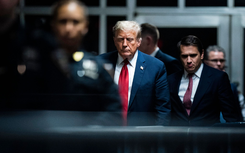 Der ehemalige US-Präsident Donald Trump zahlte 130.000 US-Dollar Schweigegeld an eine Pornodarstellerin. - Foto: Jabin Botsford/Pool The Washington Post/AP/dpa