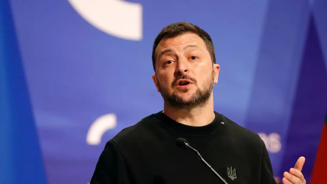 Der ukrainische Präsident Wolodymyr Selenskyj kündigte einen neuen großen Gefangenenaustausch mit Russland an. - Bild: Mindaugas Kulbis/AP/dpa