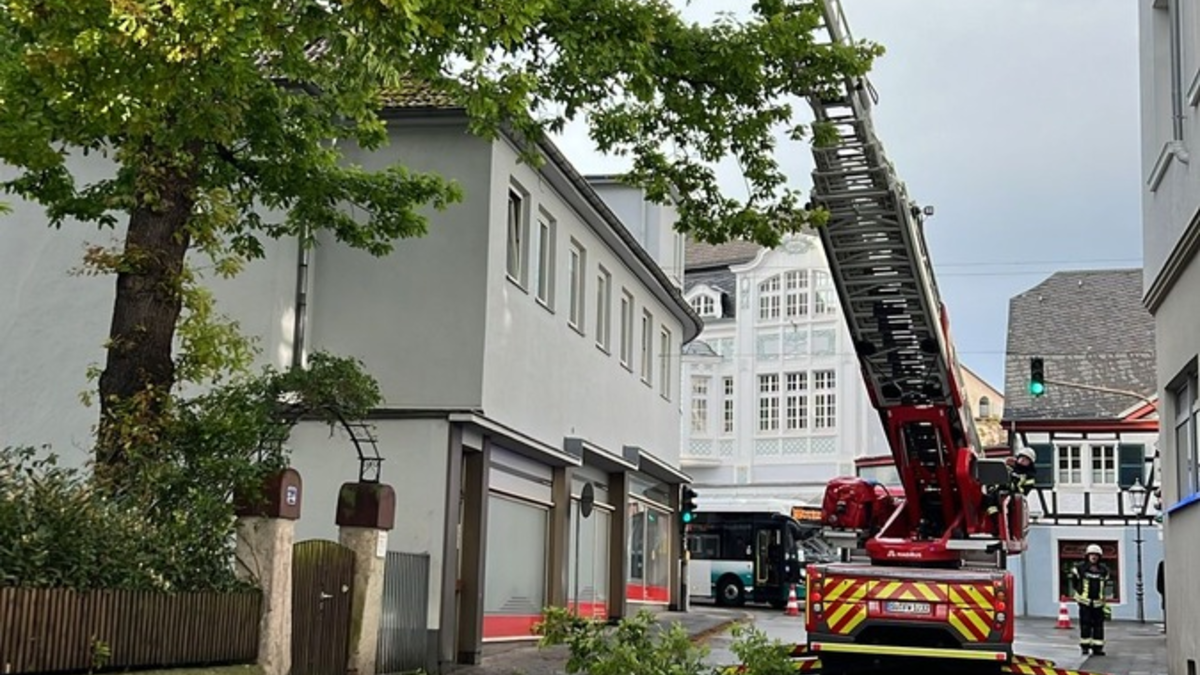 FW Bad Honnef: Sturmböen sorgen für 13 Einsätzen der Feuerwehr - Foto: presseportal.de