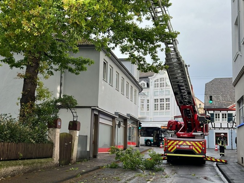 FW Bad Honnef: Sturmböen sorgen für 13 Einsätzen der Feuerwehr - Foto: presseportal.de