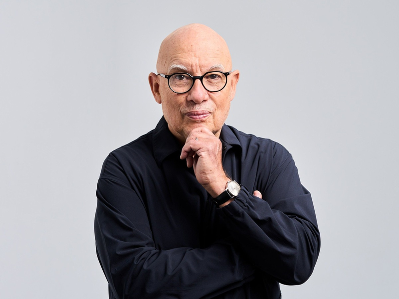 Chefdirigent Dennis Russell Davies und MDR verlängern Zusammenarbeit bis 2027 - Foto: presseportal.de