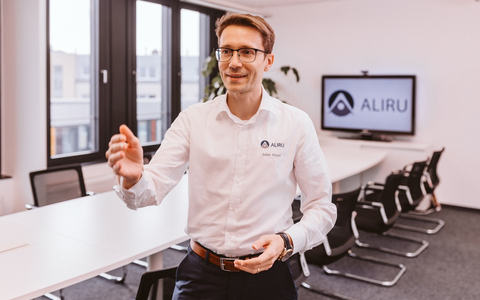 Julian Kissel von der Aliru GmbH: Mehr Sales und entlasteter Vertrieb dank automatischer Angebotserstellung - Foto: presseportal.de
