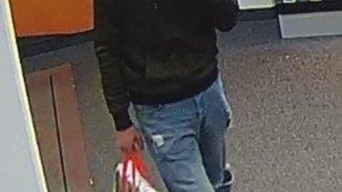 LPI-GTH: Öffentlichkeitsfahndung nach Diebstahl in Elektronikgeschäft - Foto: presseportal.de