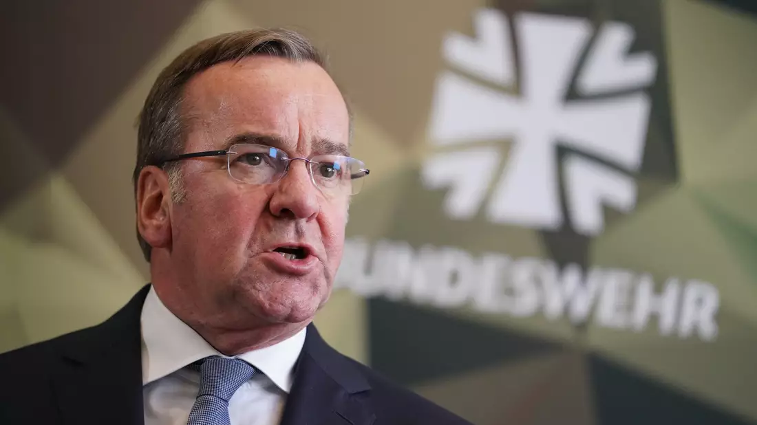 Bundesverteidigungsminister Boris Pistorius (SPD) mahnt an: «Wir müssen resilient werden, gesamtstaatlich und gesamtgesellschaftlich.» - Bild: Marcus Brandt/dpa