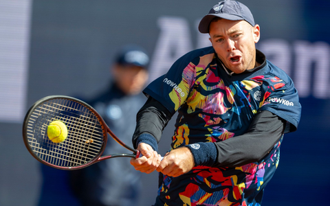 Dominik Koepfer steht in Rom in der dritten Runde. - Foto: Peter Kneffel/dpa
