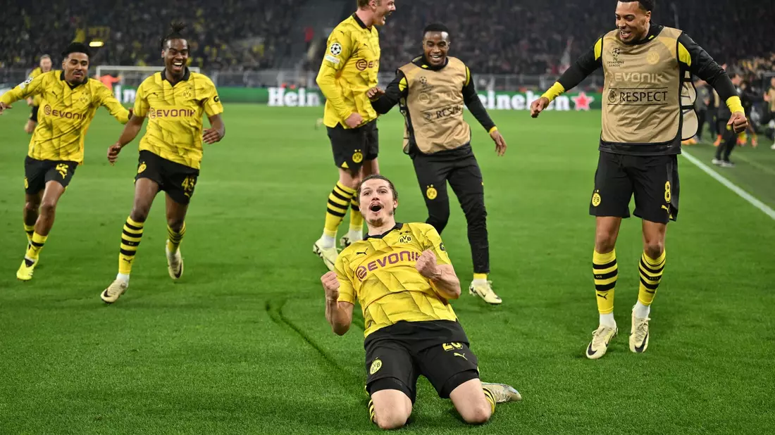 Marcel Sabitzer (M) belohnte sich mit seinem Tor zum 4:2 für eine starke Leistung. - Bild: Bernd Thissen/dpa
