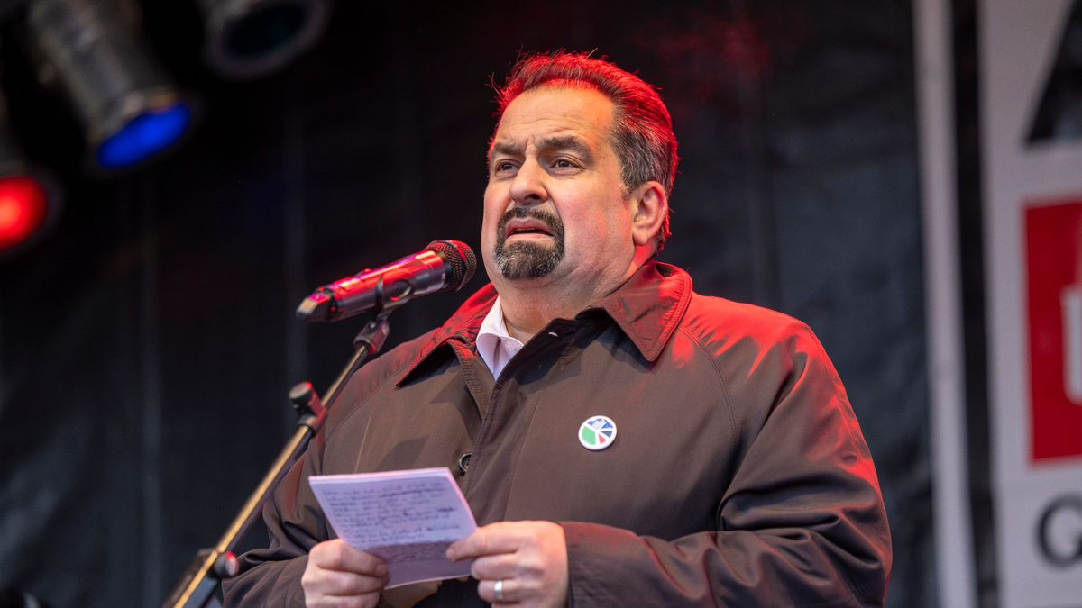 Die Passage im CDU-Grundsatzprogramm sei «ein weiterer Versuch der Christlich Demokratischen Union in trüben Gewässern zu fischen, um Muslime zu stigmatisieren», sagt der Zentralrats-Vorsitzende Aiman Mazyek. - Foto: Thomas Banneyer/dpa