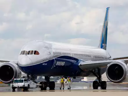 Beim Modell 787 «Dreamliner» soll Boeing gegen eigene Qualitätsvorgaben verstoßen haben. - Foto: Mic Smith/AP/dpa